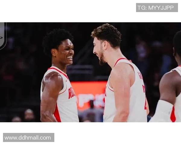 2020年火箭队与爵士队激战回顾：一场精彩的季后赛对决与球星表现分析